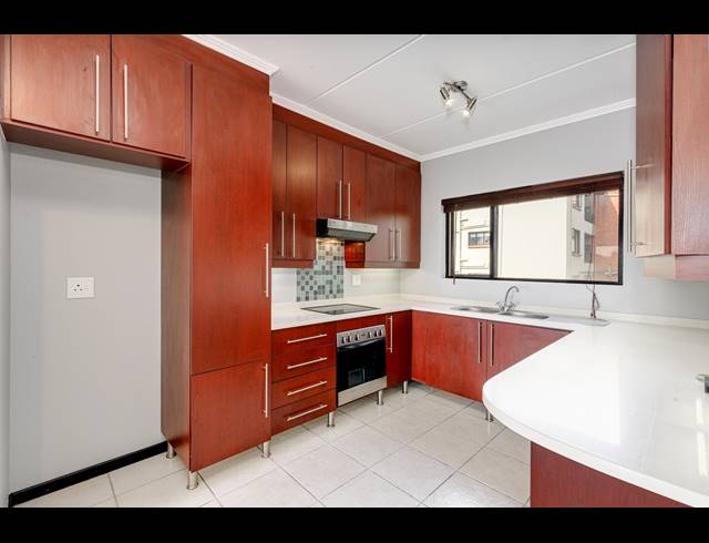 2 BEDROOM HOUSE FOR SALE IN SUNNINGHILL